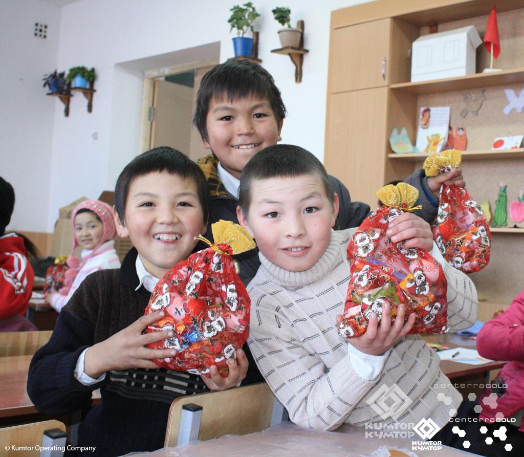 «Кумтор Оперейтинг Компани» поздравляет детей с Новым годом