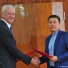 Президент компании "Кумтор Голд Компани" и Министр молодежи, труда и занятости КР Алиясбек Алымкулов