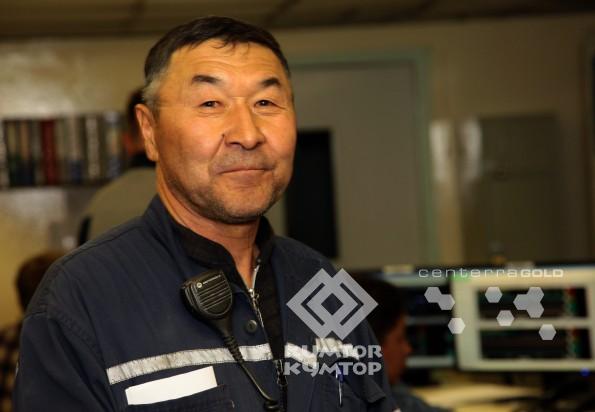 Baryktabas Usupbaev works as a CIL Operator